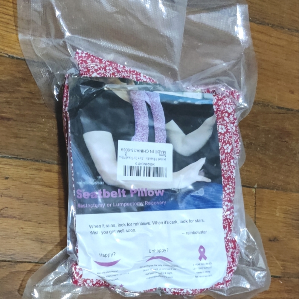 NWT rainbowstar red & white floral seatbelt pillow - Picture 2 of 3